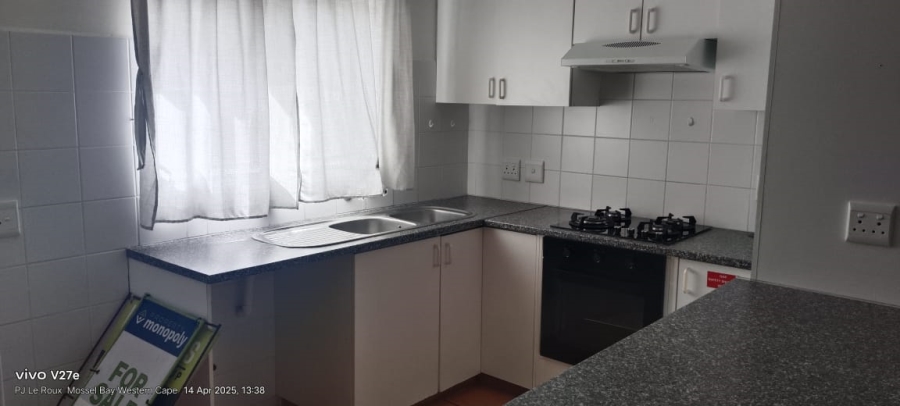 To Let 2 Bedroom Property for Rent in Hartenbos Central Western Cape